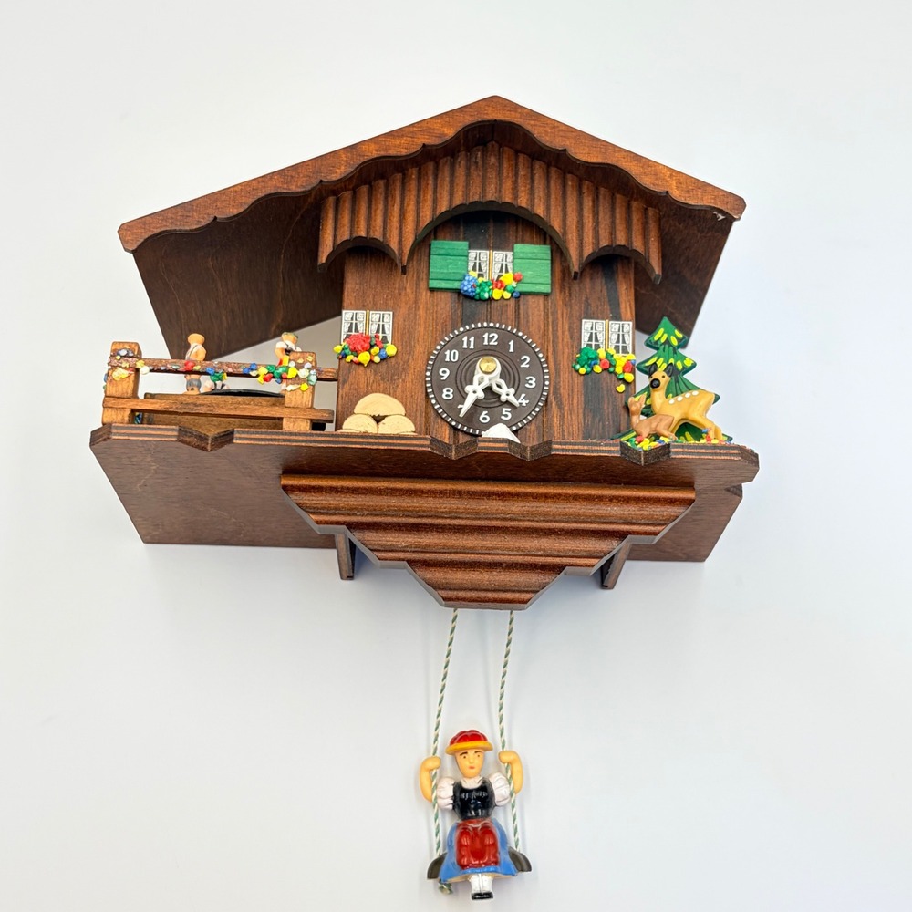 VTG Hermle Quartz 2200 German Cuckoo Clock Chalet Dancers Deer Alpine Wood House - Picture 8 of 17